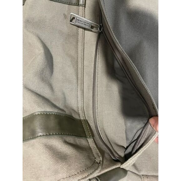 Kenneth Cole Reaction messenger / computer bag in canvas and contrast trim - Picture 6 of 12